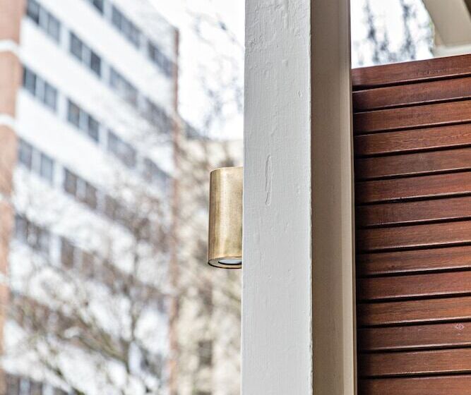 בית מלון כפרי The Jensen Potts Point