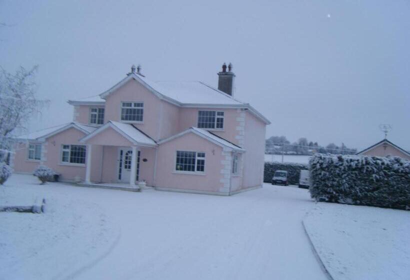 בית מלון כפרי Tir Na Nog B&b