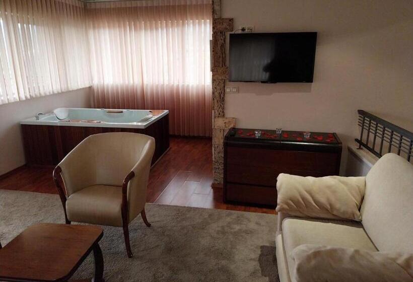 בית מלון כפרי Troyan Plaza