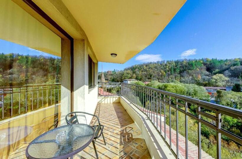 בית מלון כפרי Troyan Plaza