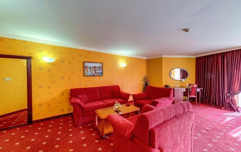 בית מלון כפרי Troyan Plaza