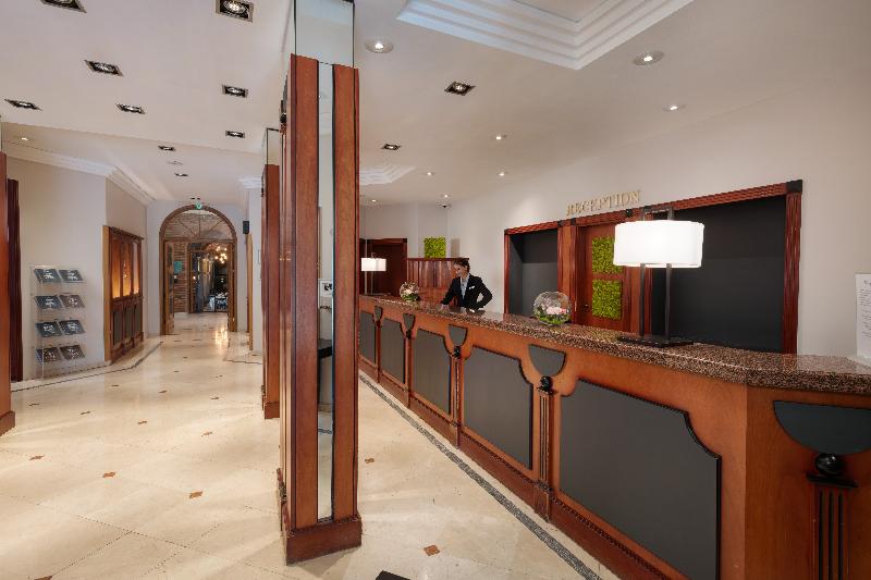 فندق Van Der Valk Waterloo