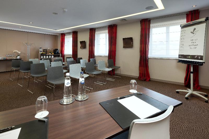 فندق Van Der Valk Waterloo