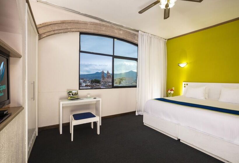 Отель Vista Express Morelia By Arriva Hospitality Group