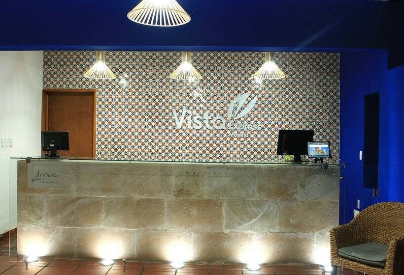 Отель Vista Express Morelia By Arriva Hospitality Group