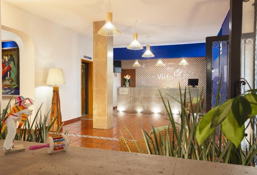 Отель Vista Express Morelia By Arriva Hospitality Group