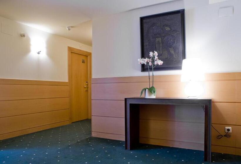 호텔 Zaragoza Plaza