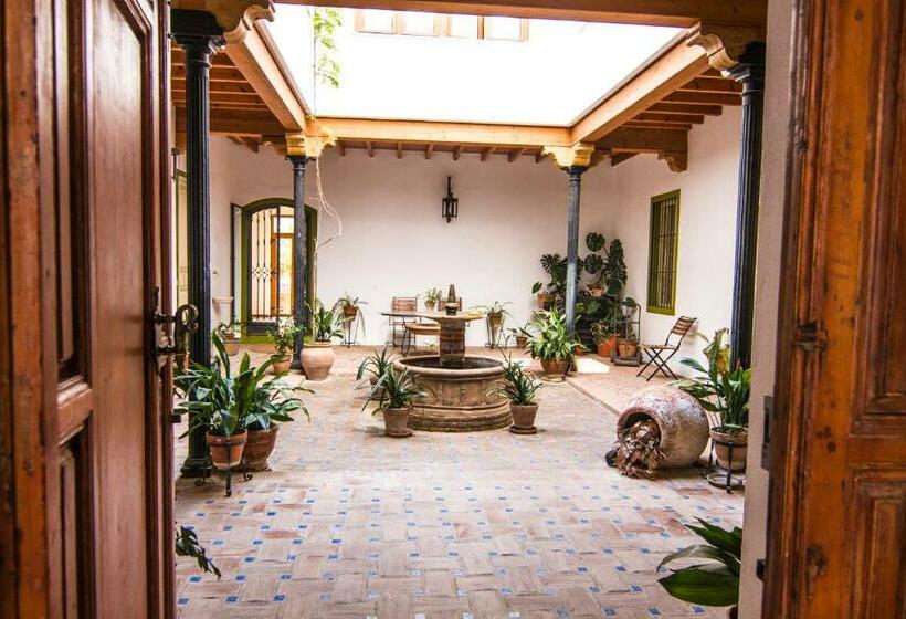 La Casa De Las Titas