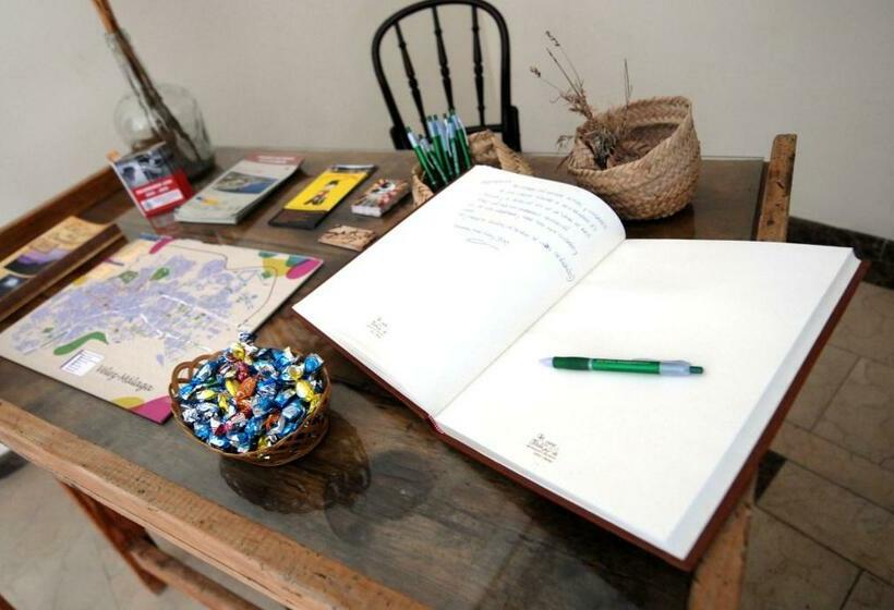 La Casa De Las Titas