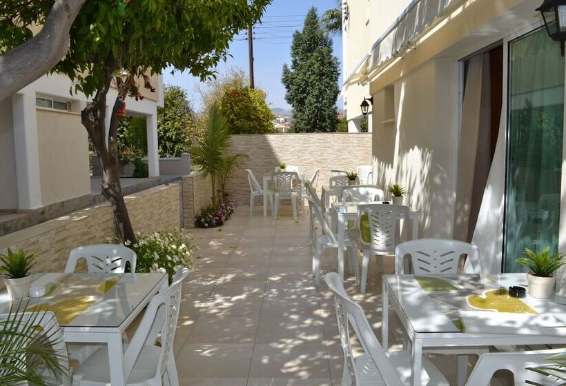 Marianna Hotel Apartments