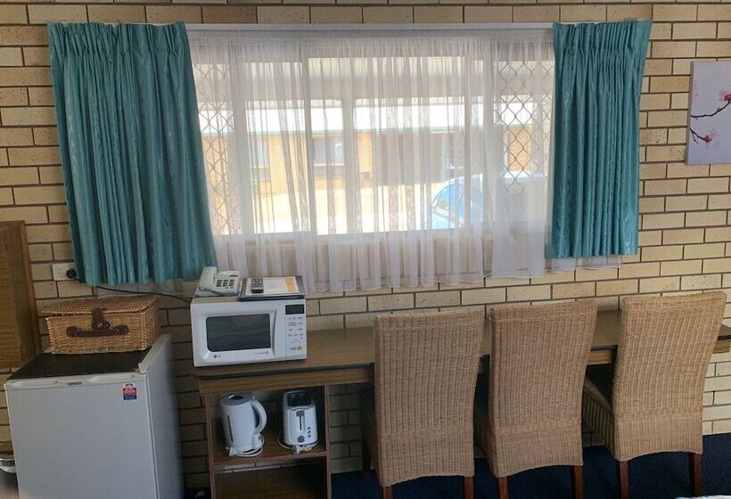 汽车旅馆  Bridge Street Motor Inn