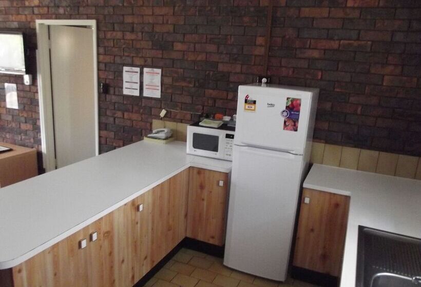 汽车旅馆  Bridge Street Motor Inn