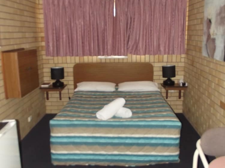 مُتل Bridge Street Motor Inn