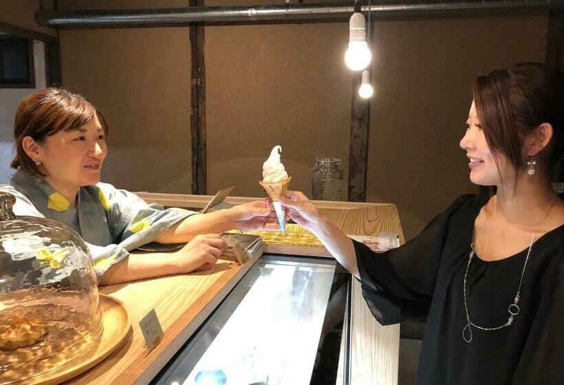 ユースホステル 旧貸本屋 Guest Room