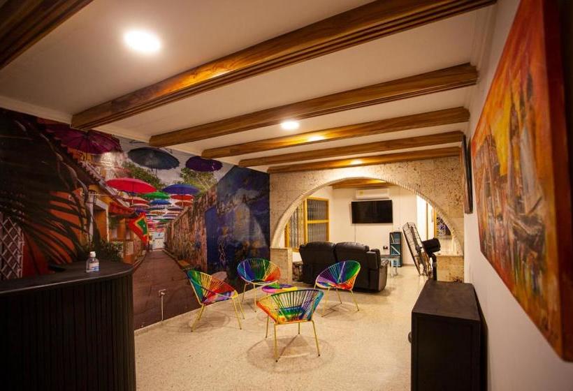هاستل Hostal El Bando