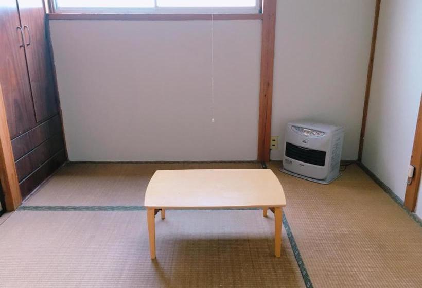 ユースホステル Yado & Kissa Ugo Hub