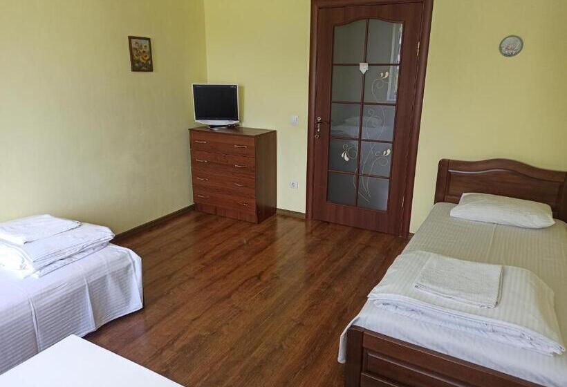 Bed and Breakfast гостьовий дім тая