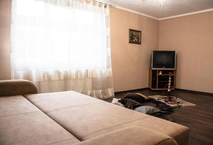 Bed and Breakfast гостьовий дім тая