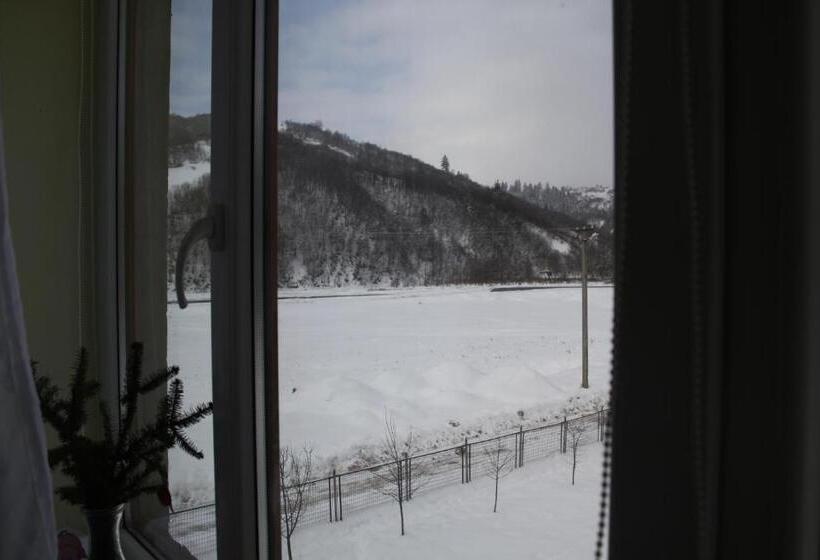 Bed and Breakfast гостьовий дім тая