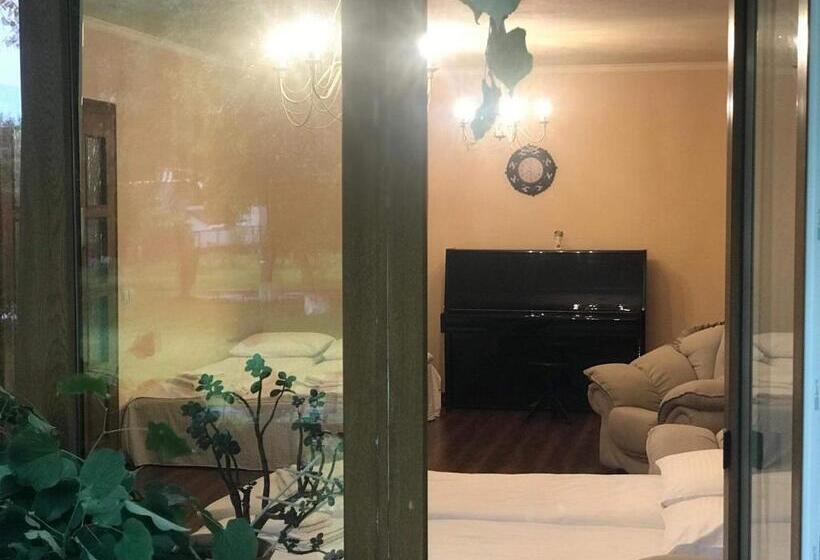 Bed and Breakfast гостьовий дім тая