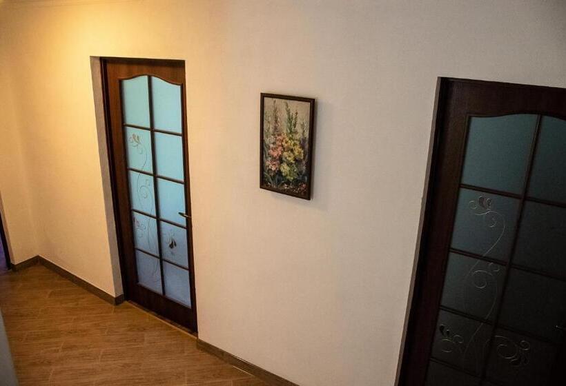 Bed and Breakfast гостьовий дім тая