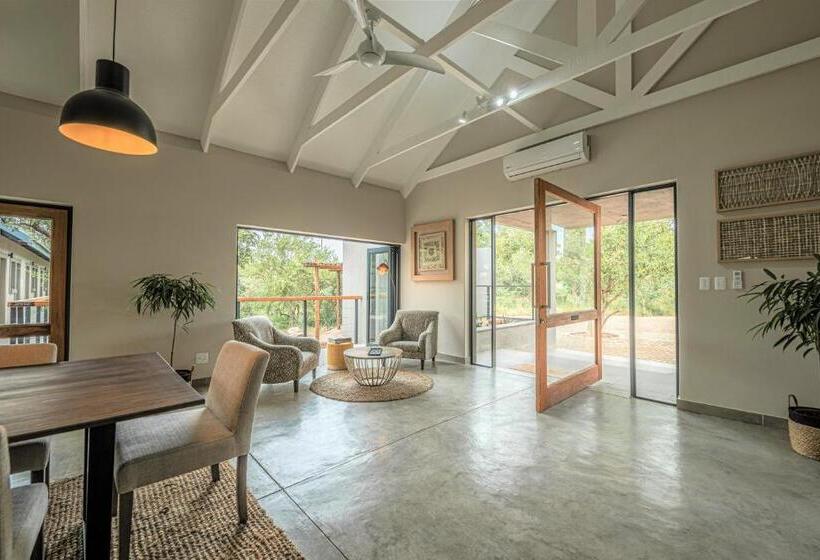 צימר Little Kubu Lodge