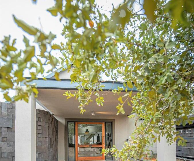 צימר Little Kubu Lodge