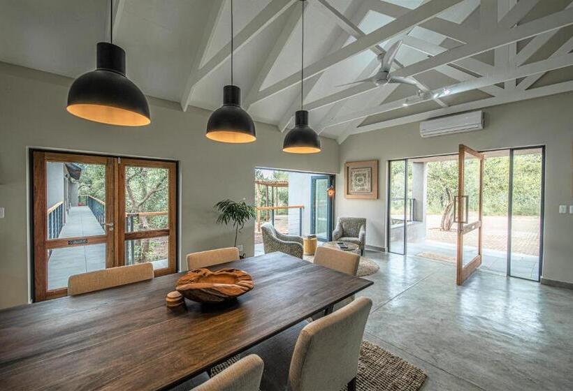 צימר Little Kubu Lodge