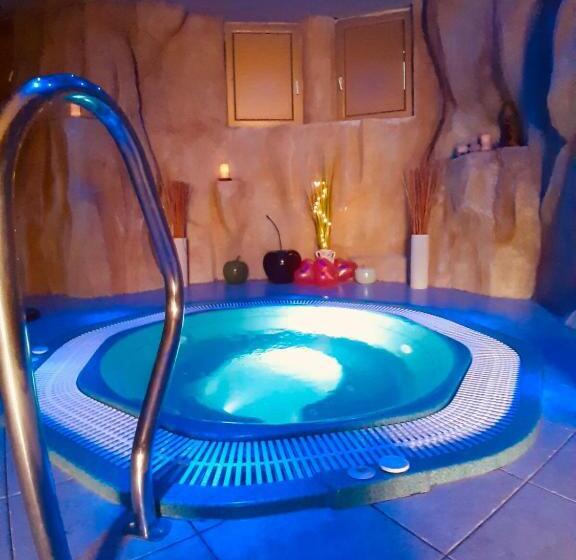 تختخواب و صبحانه Room Oaza Miru