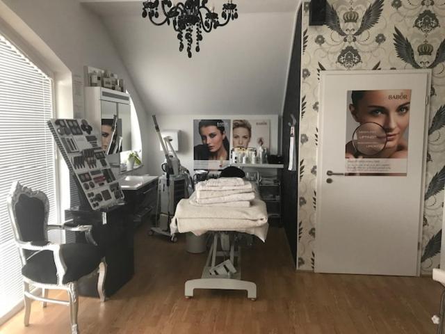 تختخواب و صبحانه Room Oaza Miru