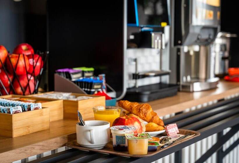 B&b Hotel Le Port Marly Saint Germain En Laye