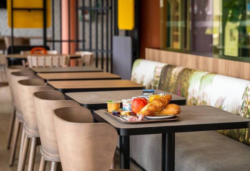 B&b Hotel Le Port Marly Saint Germain En Laye