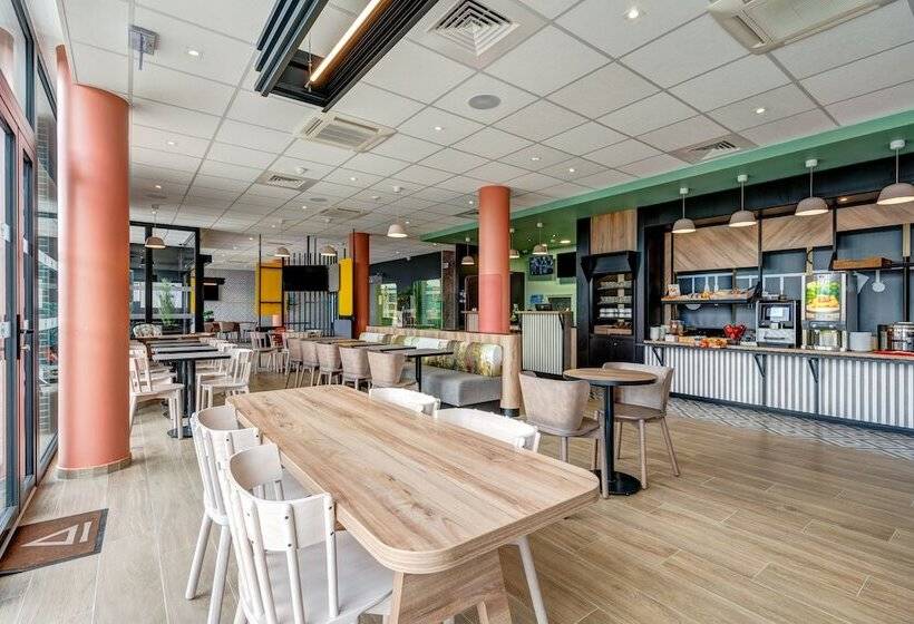 B&b Hotel Le Port Marly Saint Germain En Laye