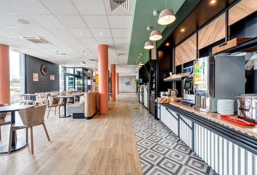 B&b Hotel Le Port Marly Saint Germain En Laye