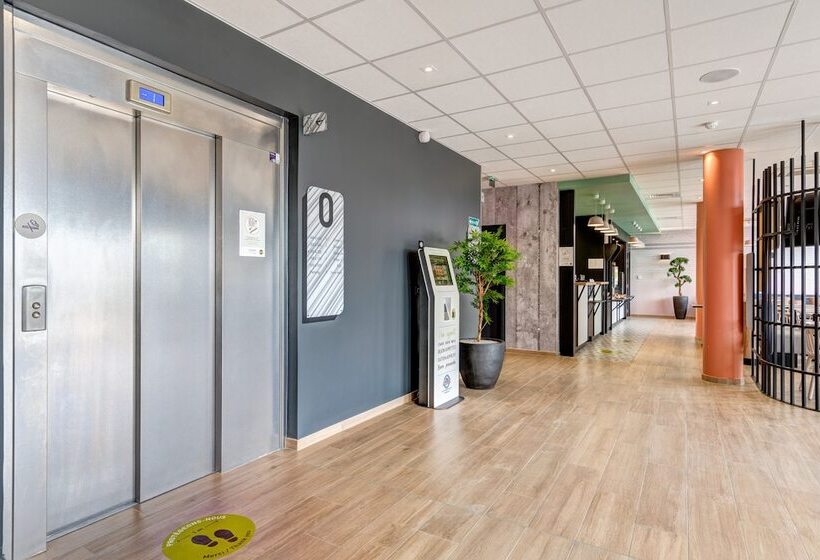 B&b Hotel Le Port Marly Saint Germain En Laye