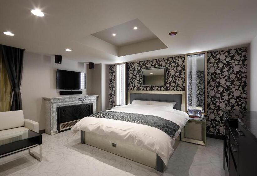 ホテル Birthday 楠店