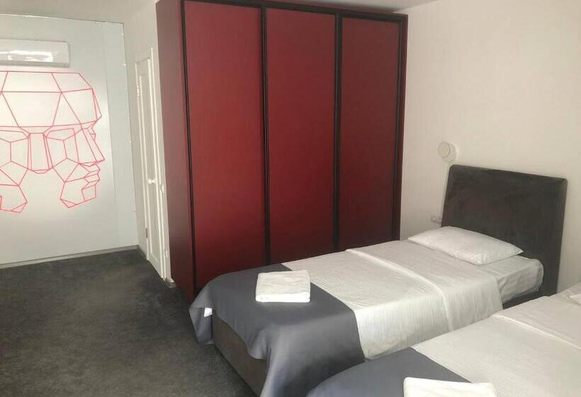 هتل Club House Arkadia Beach