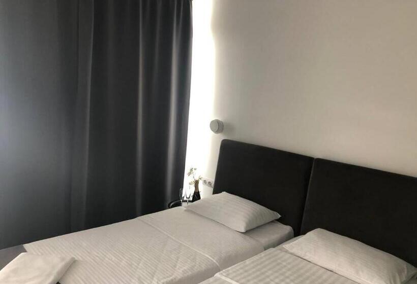 هتل Club House Arkadia Beach