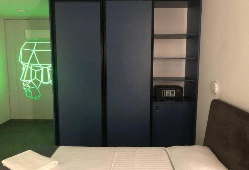 هتل Club House Arkadia Beach