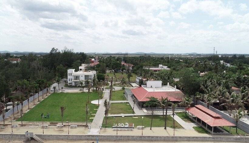 Отель Coral Beach Resort