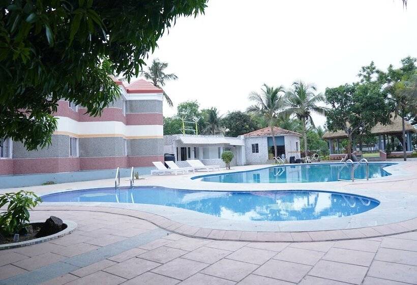 Отель Coral Beach Resort