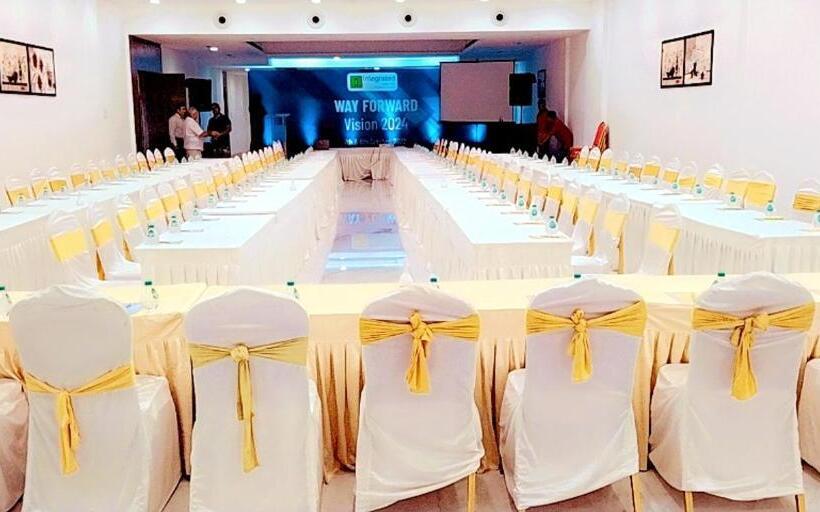 Отель Coral Beach Resort