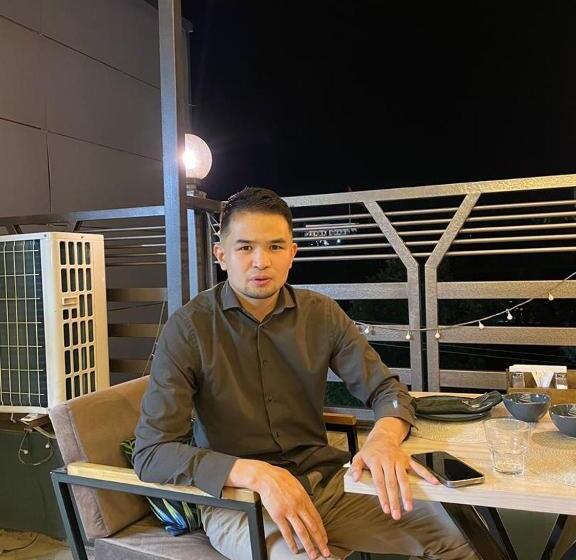 هتل Cube House Osh