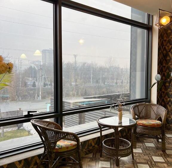 هتل Cube House Osh