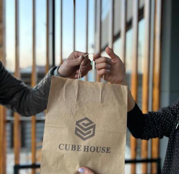 هتل Cube House Osh