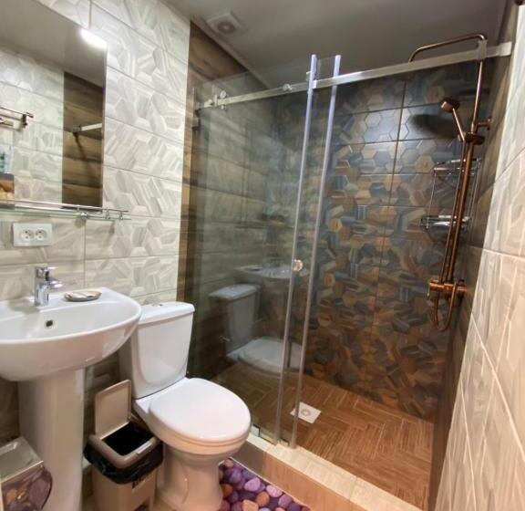 هتل Cube House Osh