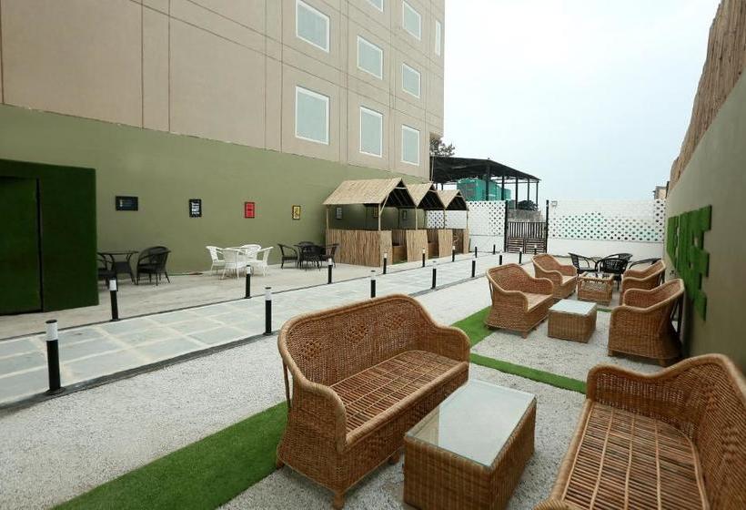 Fabhotel Prime Red Velvet Zirakpur