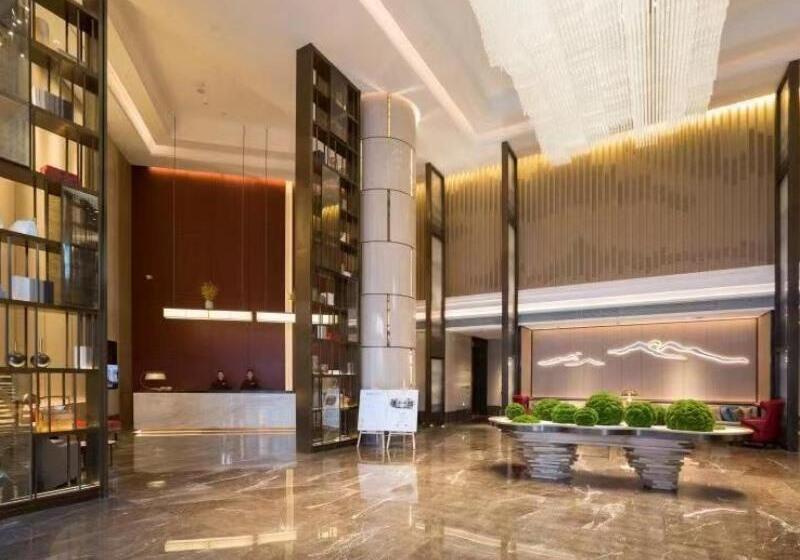 هتل Greentree Eastern Chaoyang Plaza