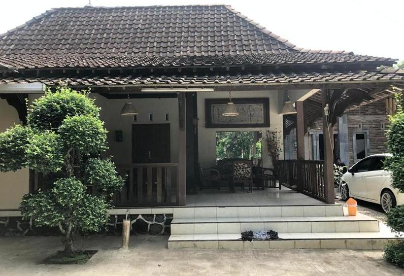 ホテル Griya Borobudur Homestay Syariah Magelang Redpartner