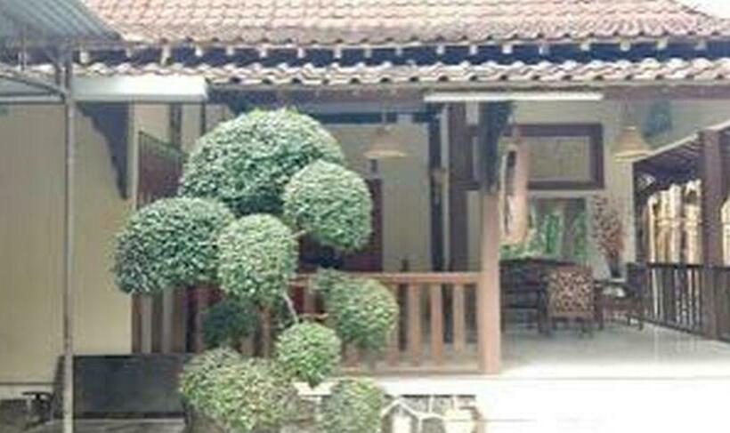 ホテル Griya Borobudur Homestay Syariah Magelang Redpartner